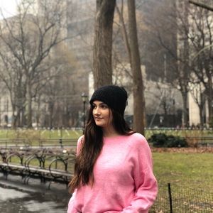 Meet your Posher, Laura